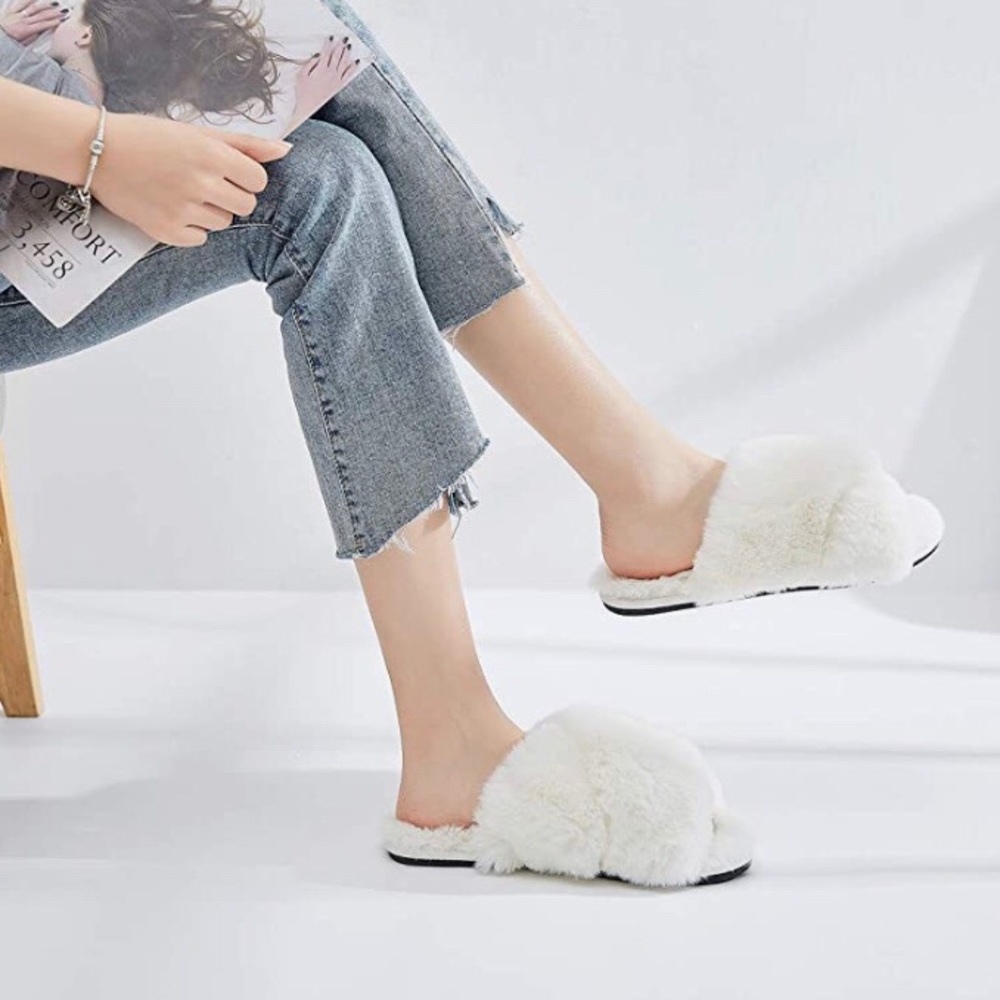 FamiPort White Cross Band Fluffy House Slippers S - Picture 6 of 12